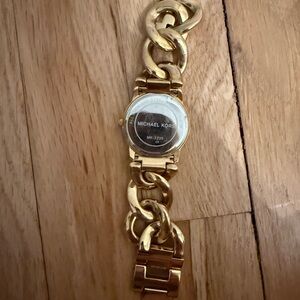 Michael Kors Gold Chain Link Timepiece